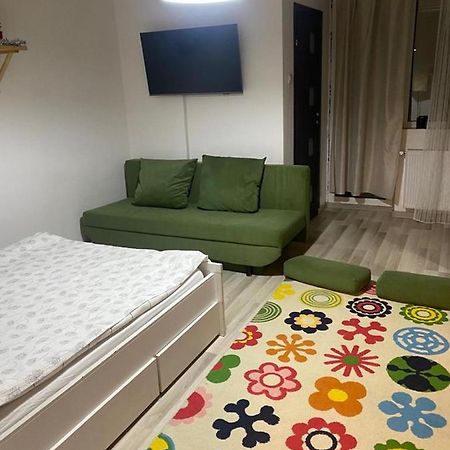 Central -Vitan -Auchan Bukarest Kültér fotó