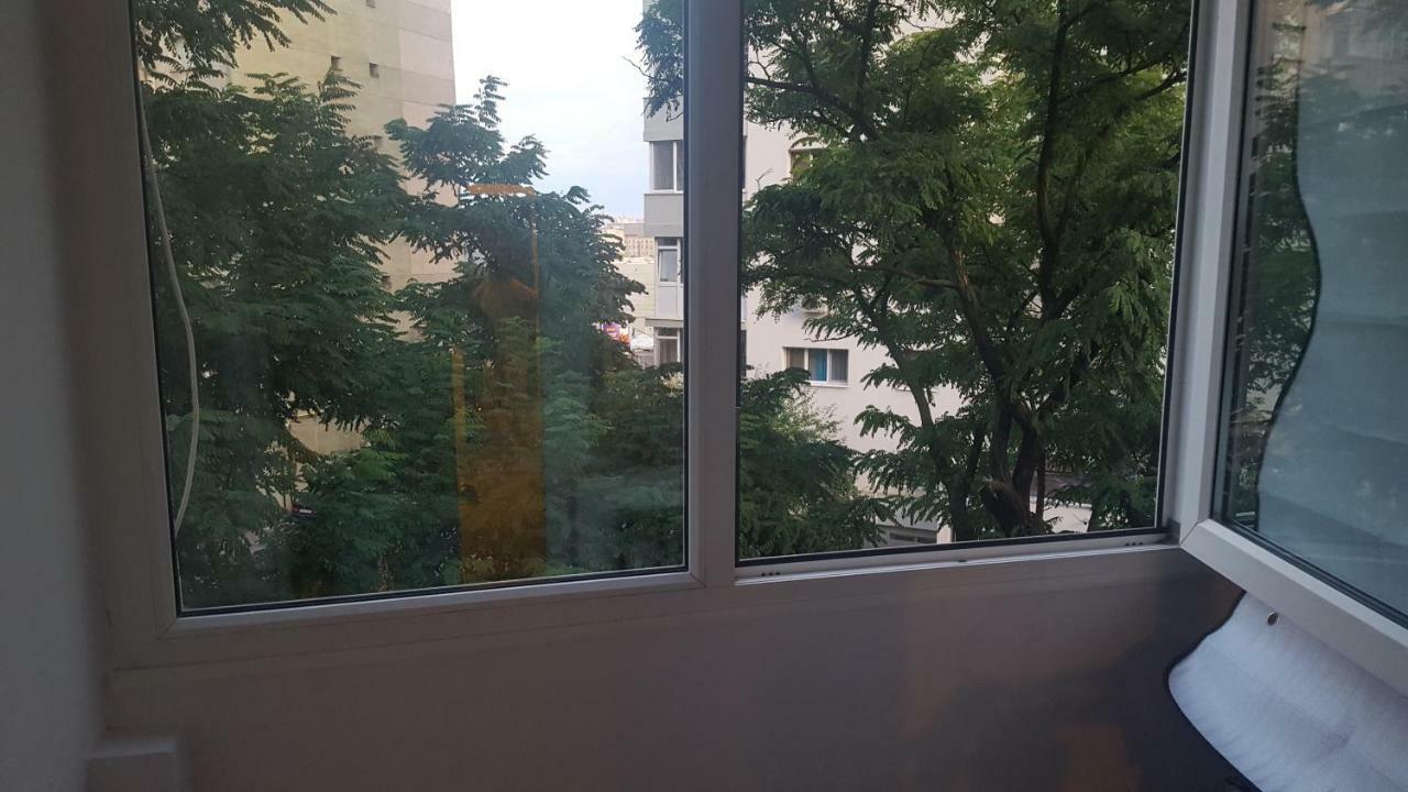 Central -Vitan -Auchan Bukarest Kültér fotó